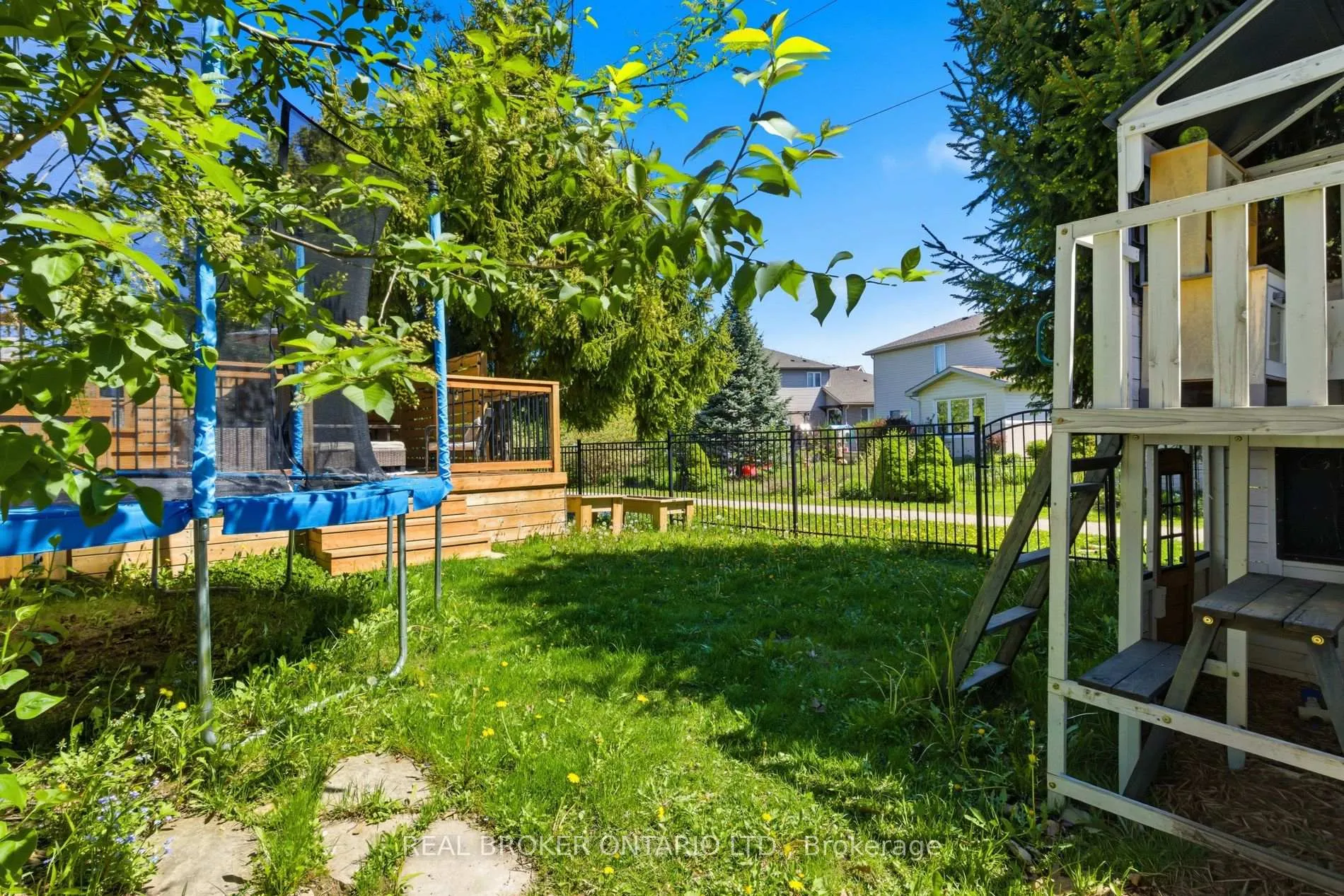 Photo 41 of 179 Dalecroft Place, Waterloo, Laurelwood — HOMEH