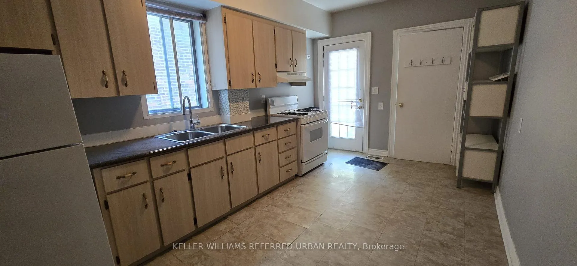 Photo 9 of Unit Main, 237 Montrose Avenue, Toronto, Palmerston-Little Italy — HOMEH