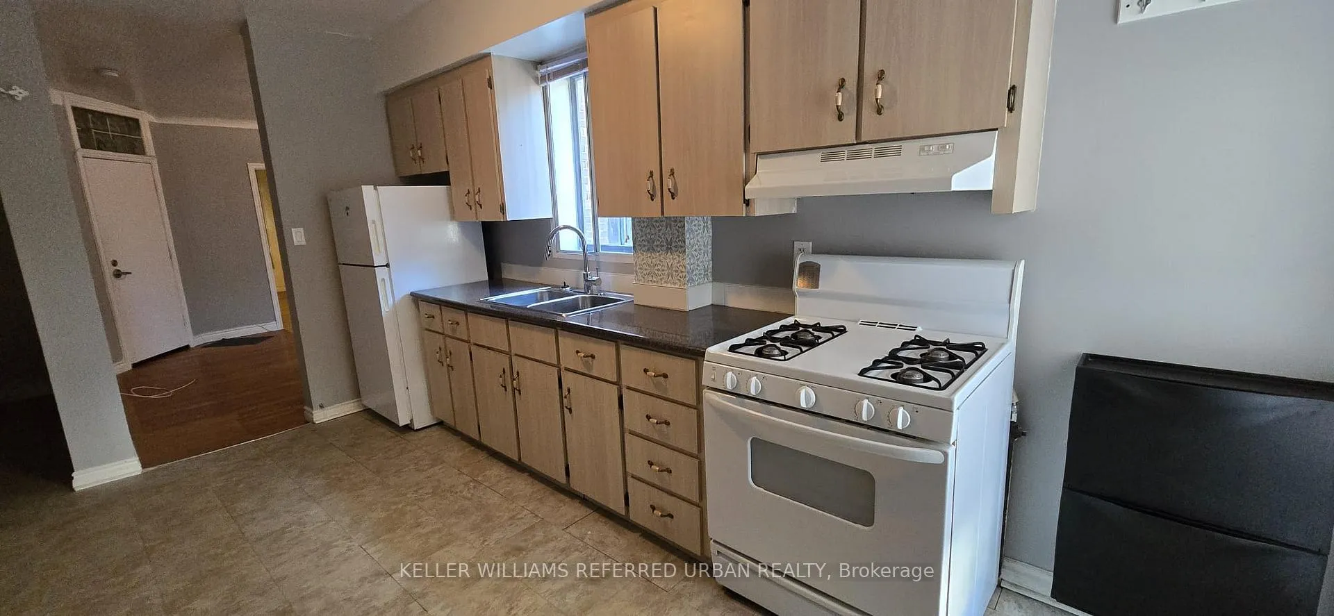 Photo 10 of Unit Main, 237 Montrose Avenue, Toronto, Palmerston-Little Italy — HOMEH