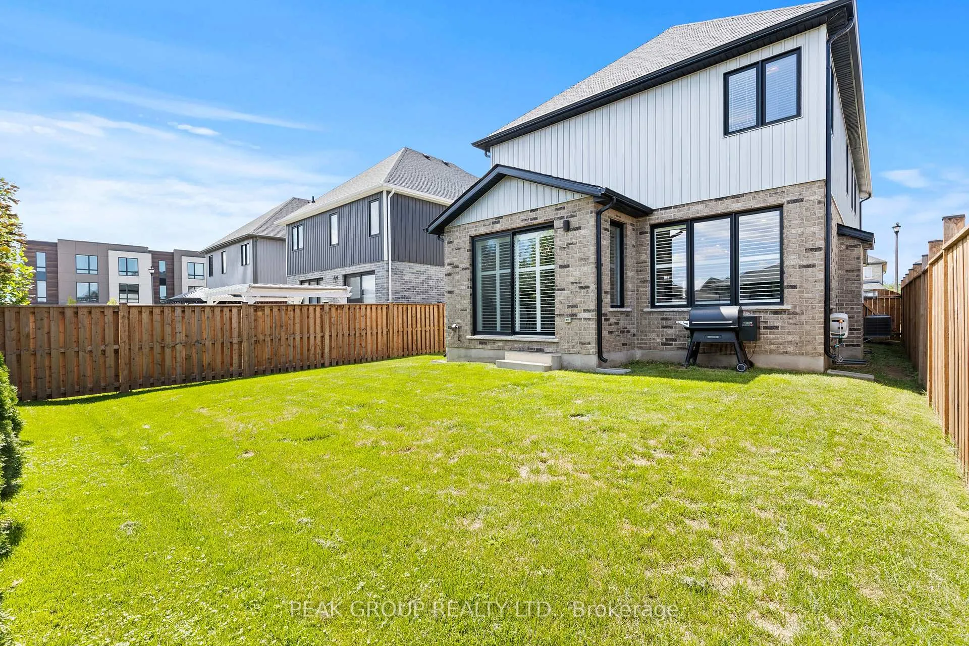 Photo 32 of 119 Susan Drive, Pelham, Fonthill — HOMEH