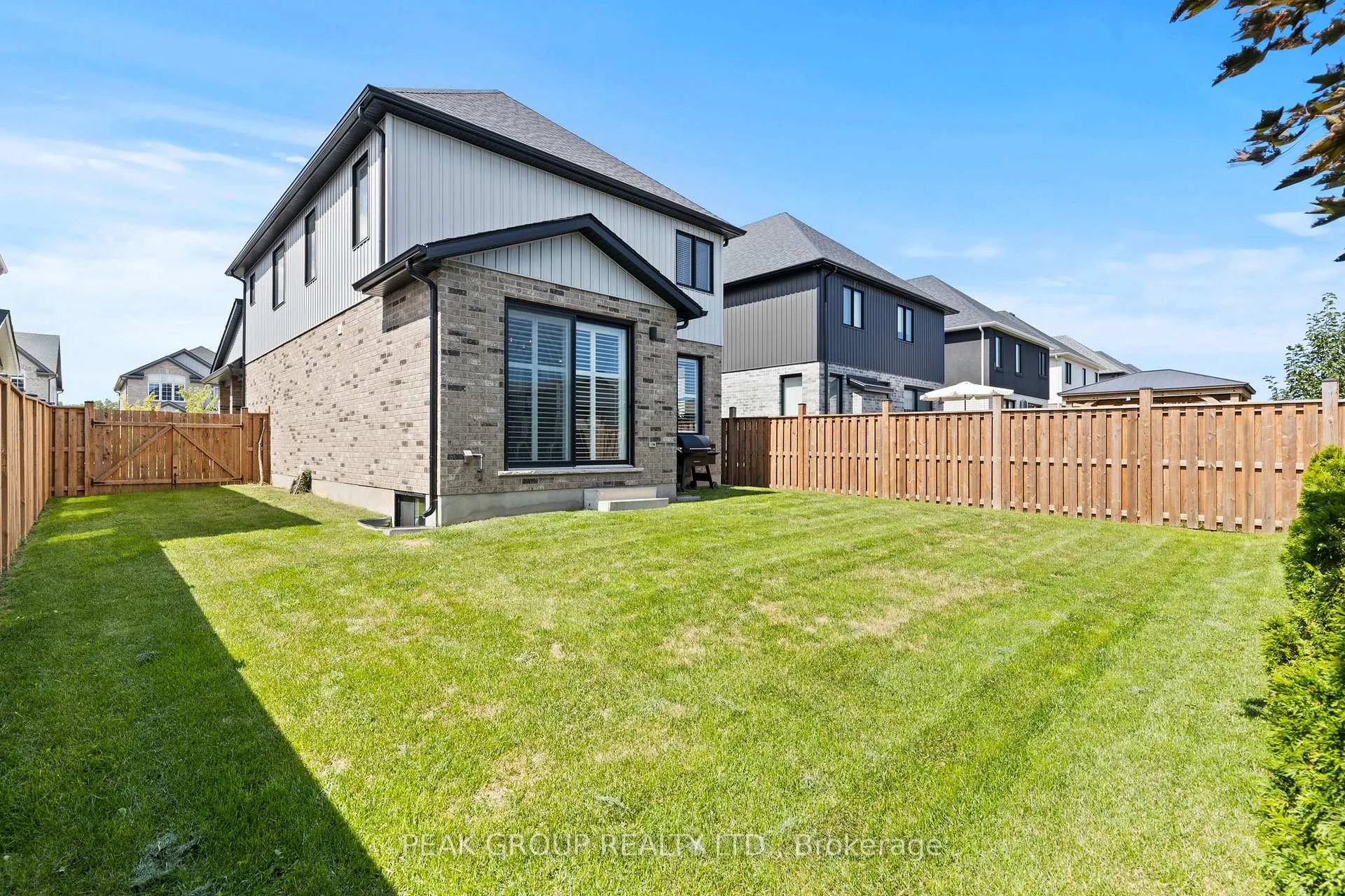 Photo 33 of 119 Susan Drive, Pelham, Fonthill — HOMEH