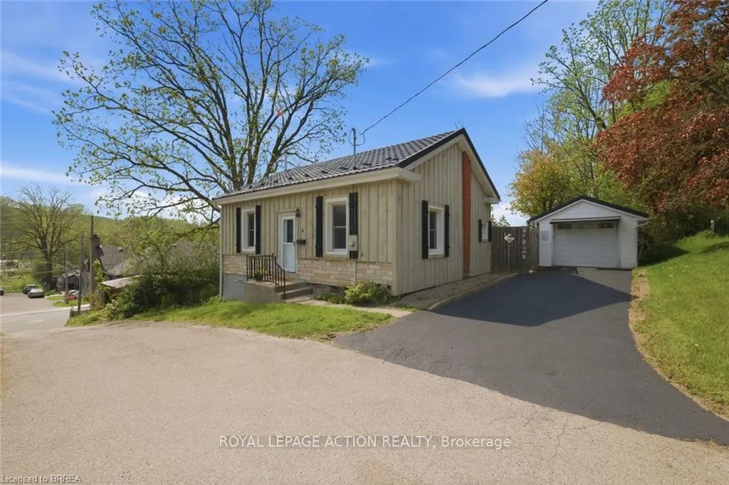 Photo 3 of 9 Keeton Lane, Brant, South Dumfries — HOMEH
