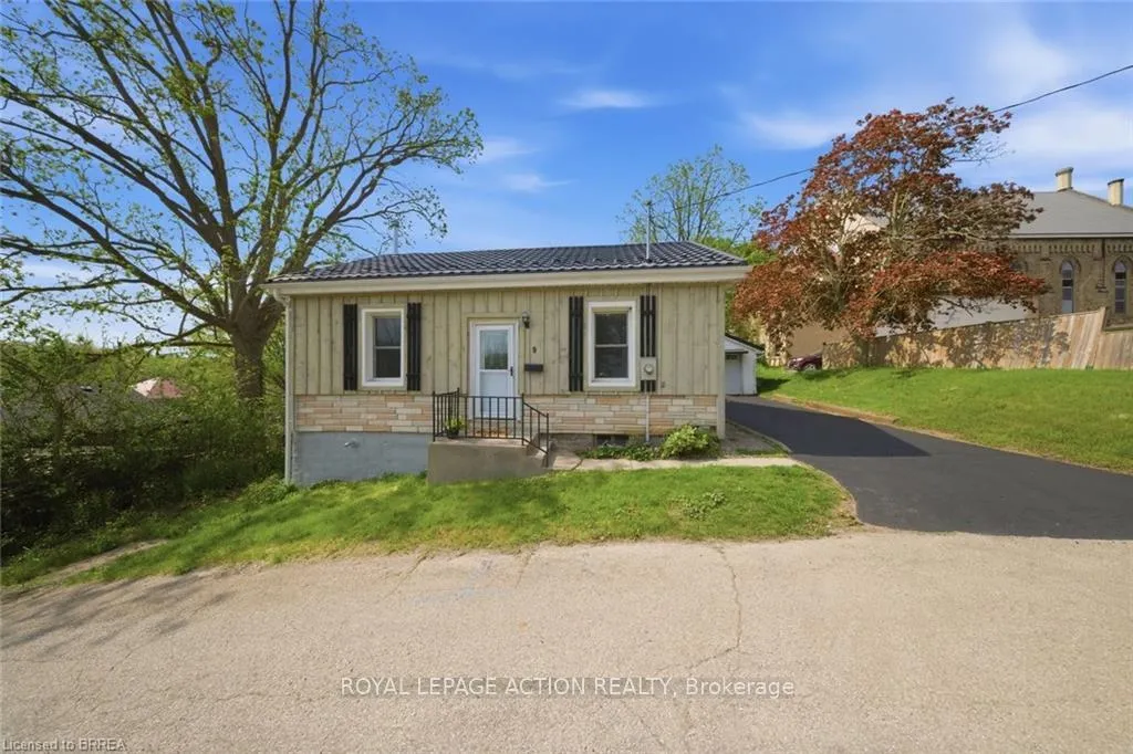 Photo 4 of 9 Keeton Lane, Brant, South Dumfries — HOMEH