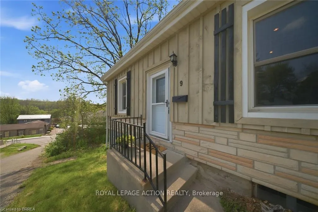 Photo 7 of 9 Keeton Lane, Brant, South Dumfries — HOMEH
