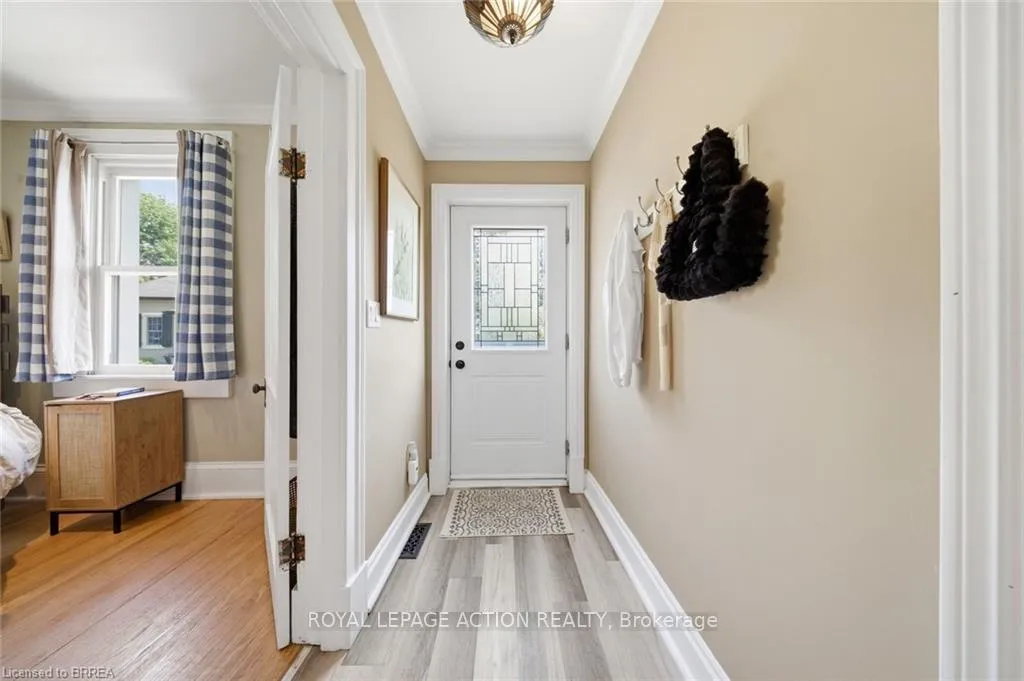 Photo 8 of 9 Keeton Lane, Brant, South Dumfries — HOMEH