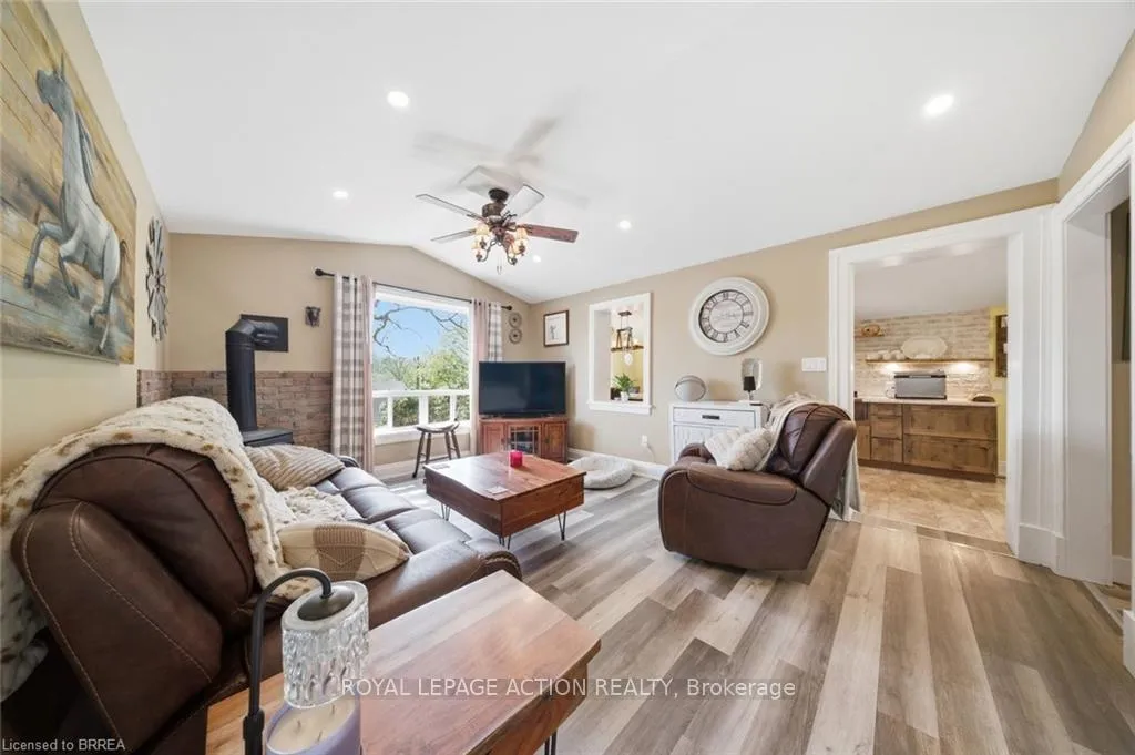 Photo 9 of 9 Keeton Lane, Brant, South Dumfries — HOMEH