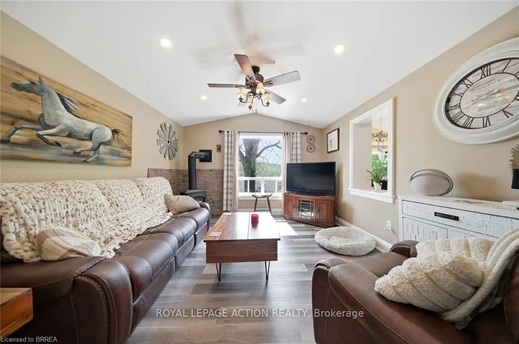 Photo 10 of 9 Keeton Lane, Brant, South Dumfries — HOMEH