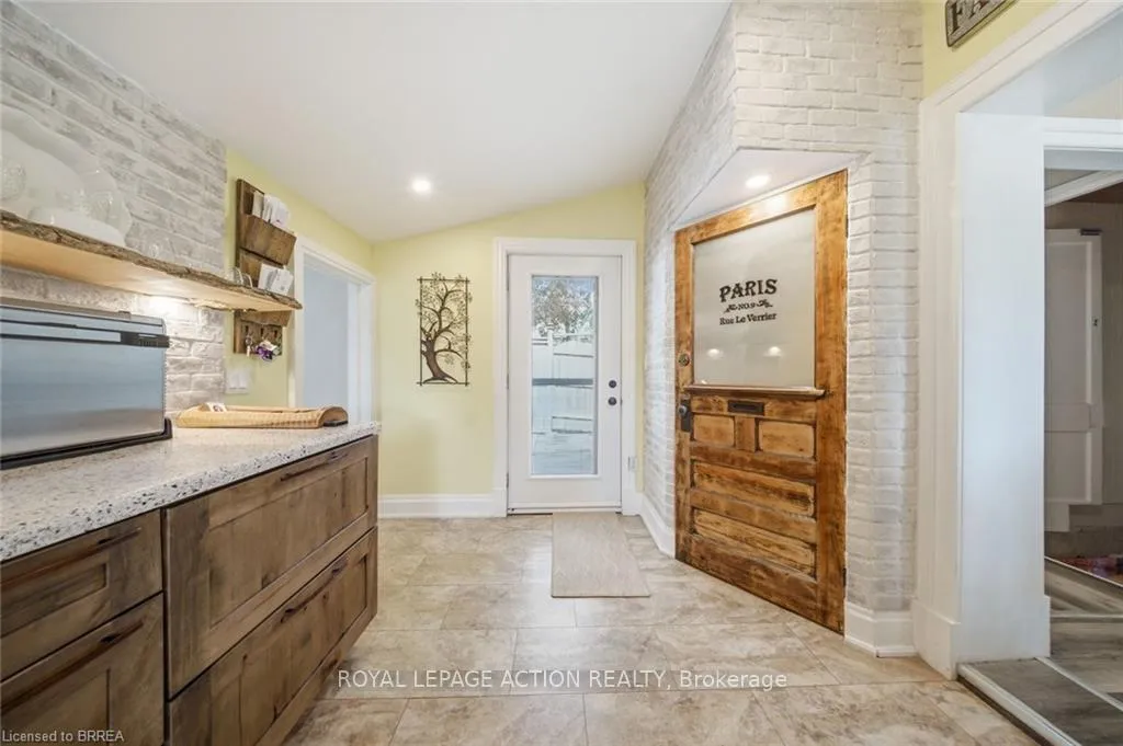Photo 14 of 9 Keeton Lane, Brant, South Dumfries — HOMEH