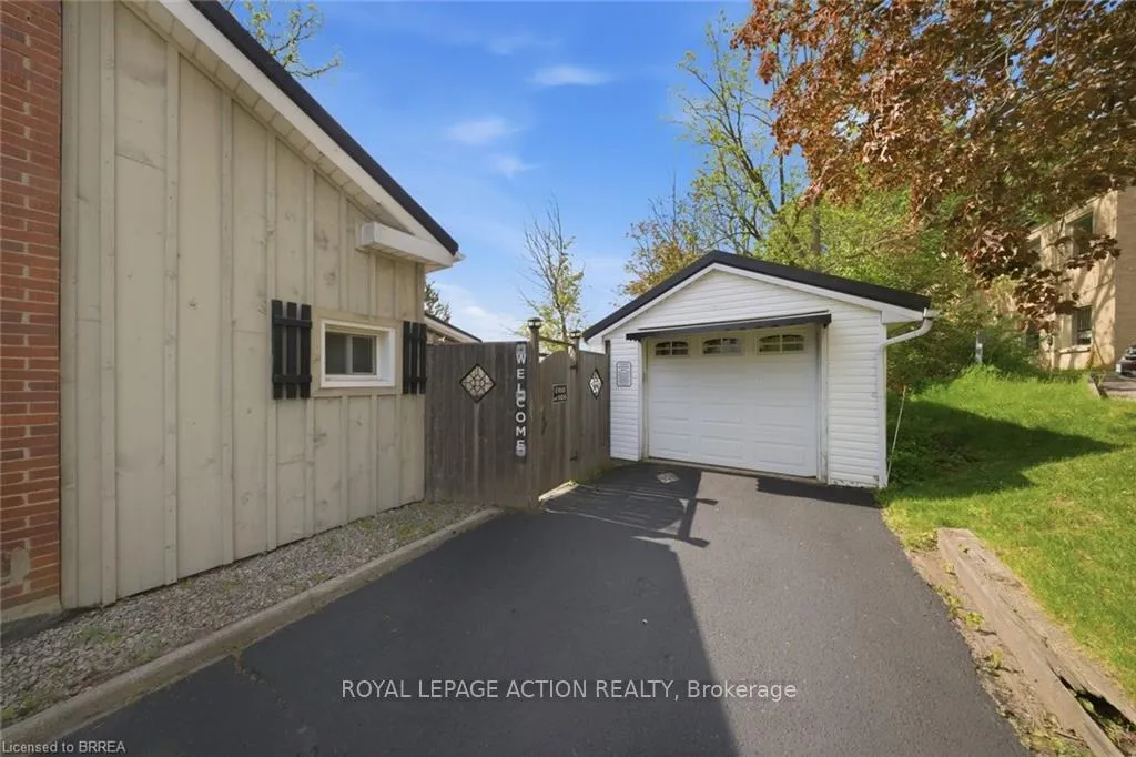Photo 26 of 9 Keeton Lane, Brant, South Dumfries — HOMEH