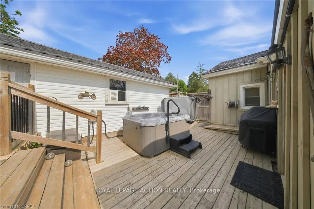 Photo 30 of 9 Keeton Lane, Brant, South Dumfries — HOMEH