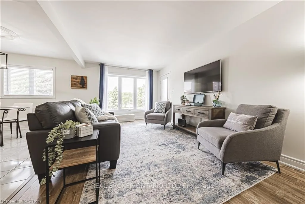Photo 1 of Unit 30, 3050 Pinemeadow Drive, Burlington, Headon — HOMEH