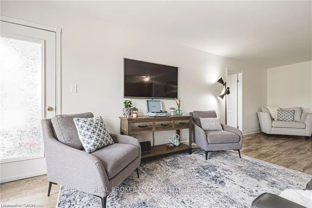 Photo 9 of Unit 30, 3050 Pinemeadow Drive, Burlington, Headon — HOMEH