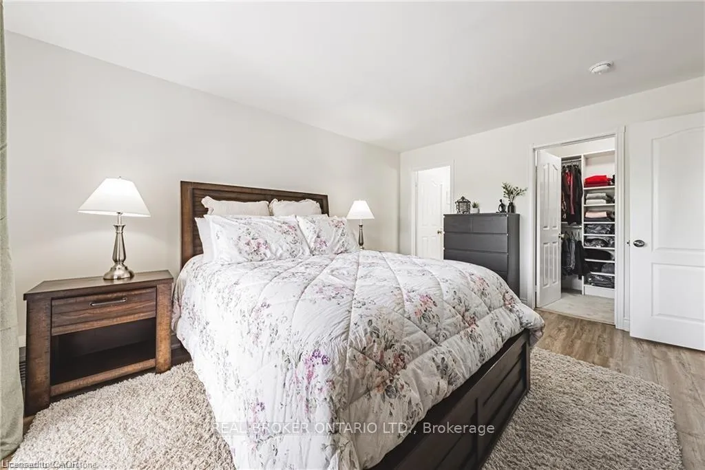 Photo 21 of Unit 30, 3050 Pinemeadow Drive, Burlington, Headon — HOMEH