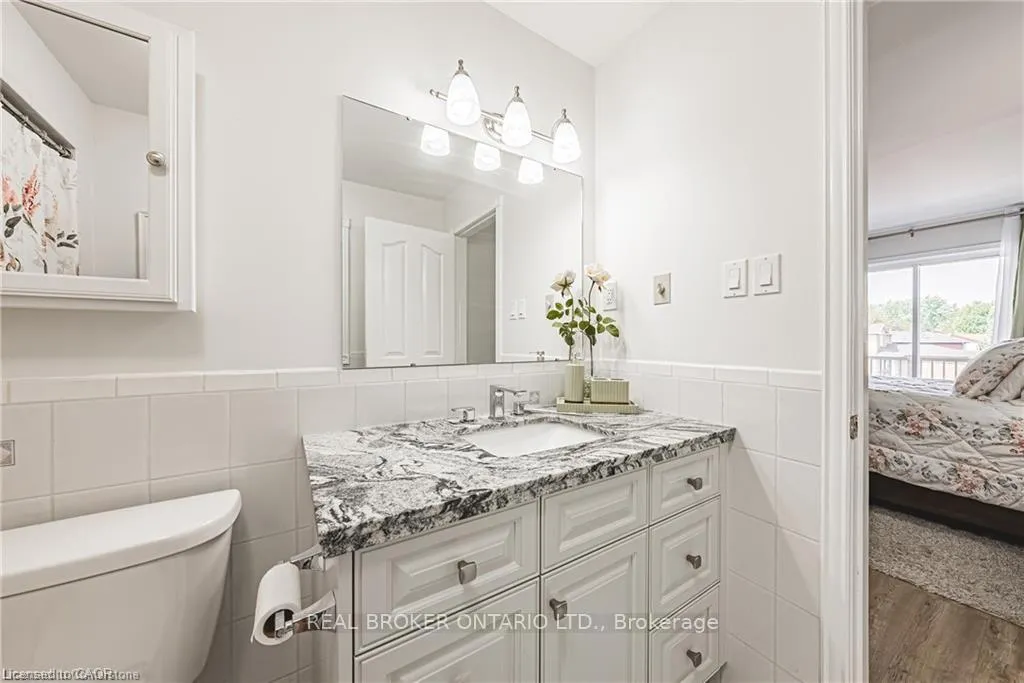 Photo 23 of Unit 30, 3050 Pinemeadow Drive, Burlington, Headon — HOMEH