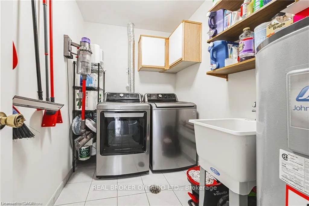 Photo 27 of Unit 30, 3050 Pinemeadow Drive, Burlington, Headon — HOMEH