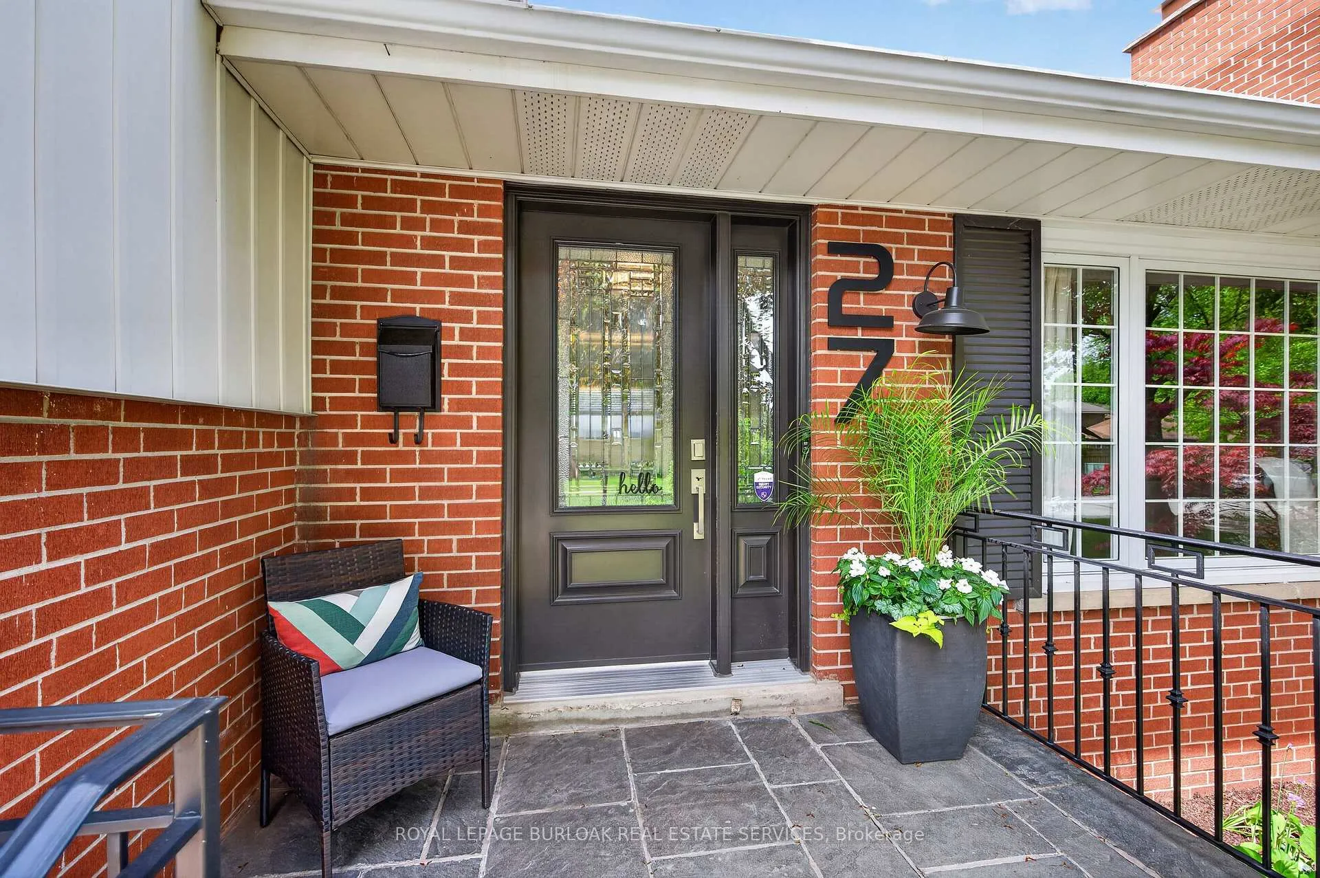 Photo 3 of 27 Shortland Crescent, Etobicoke, Willowridge-Martingrove-Richview — HOMEH