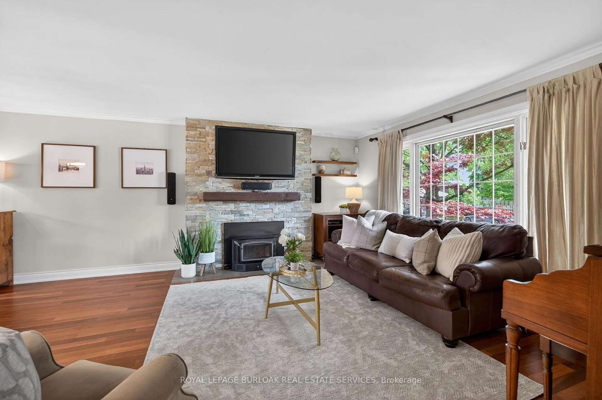 Photo 5 of 27 Shortland Crescent, Etobicoke, Willowridge-Martingrove-Richview — HOMEH