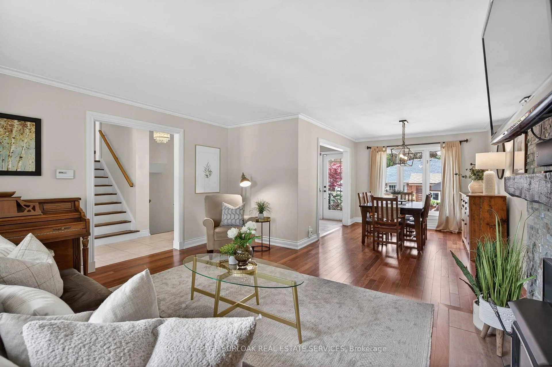 Photo 7 of 27 Shortland Crescent, Etobicoke, Willowridge-Martingrove-Richview — HOMEH