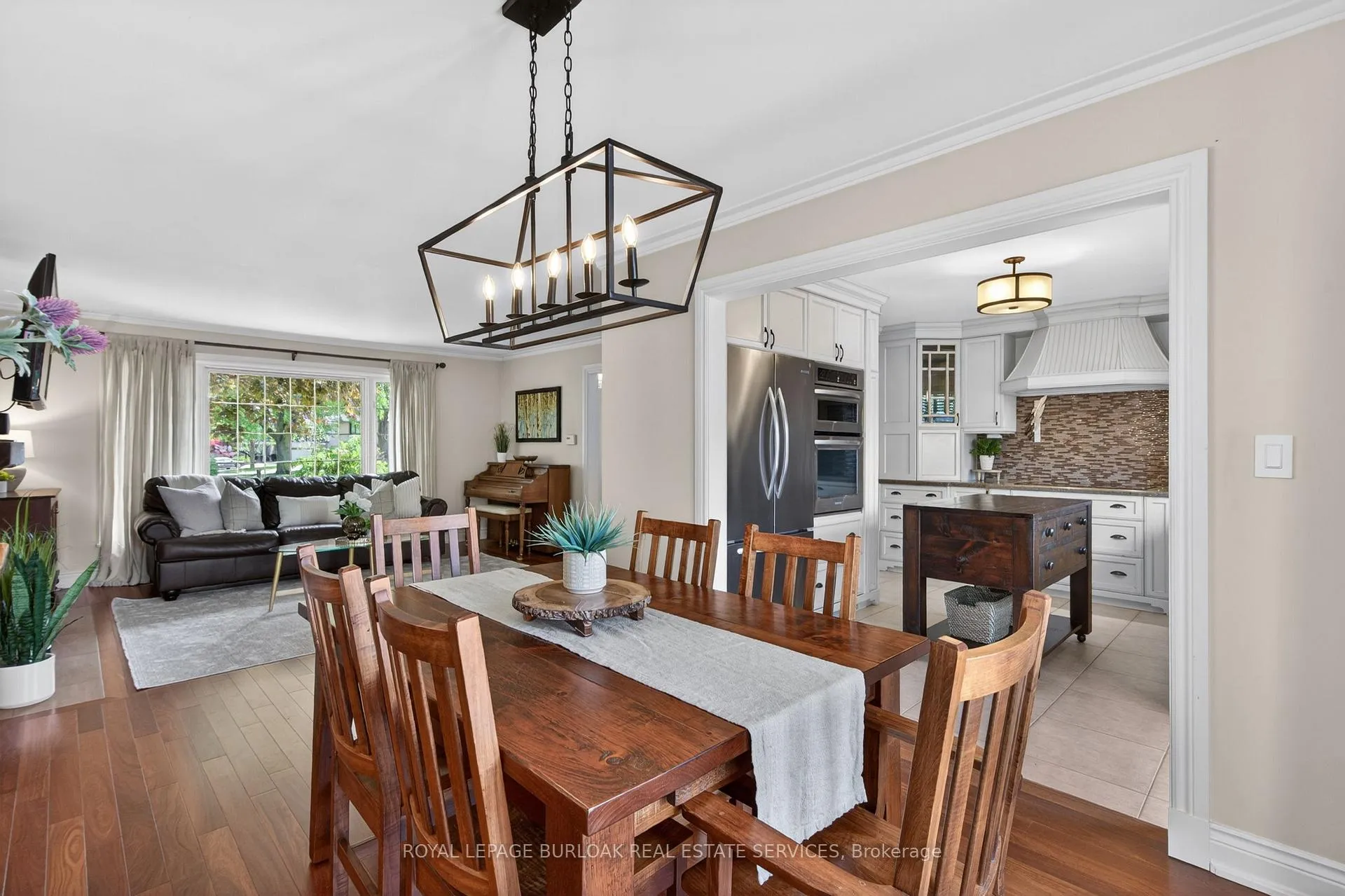 Photo 9 of 27 Shortland Crescent, Etobicoke, Willowridge-Martingrove-Richview — HOMEH