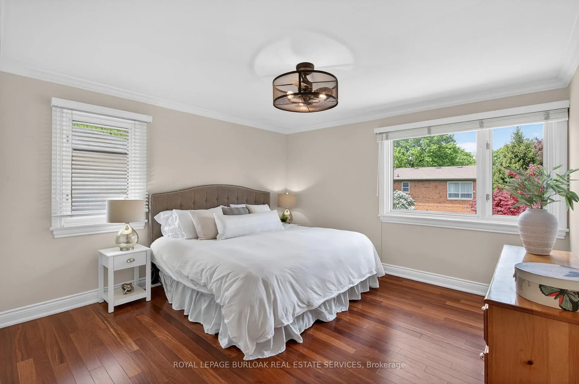 Photo 15 of 27 Shortland Crescent, Etobicoke, Willowridge-Martingrove-Richview — HOMEH