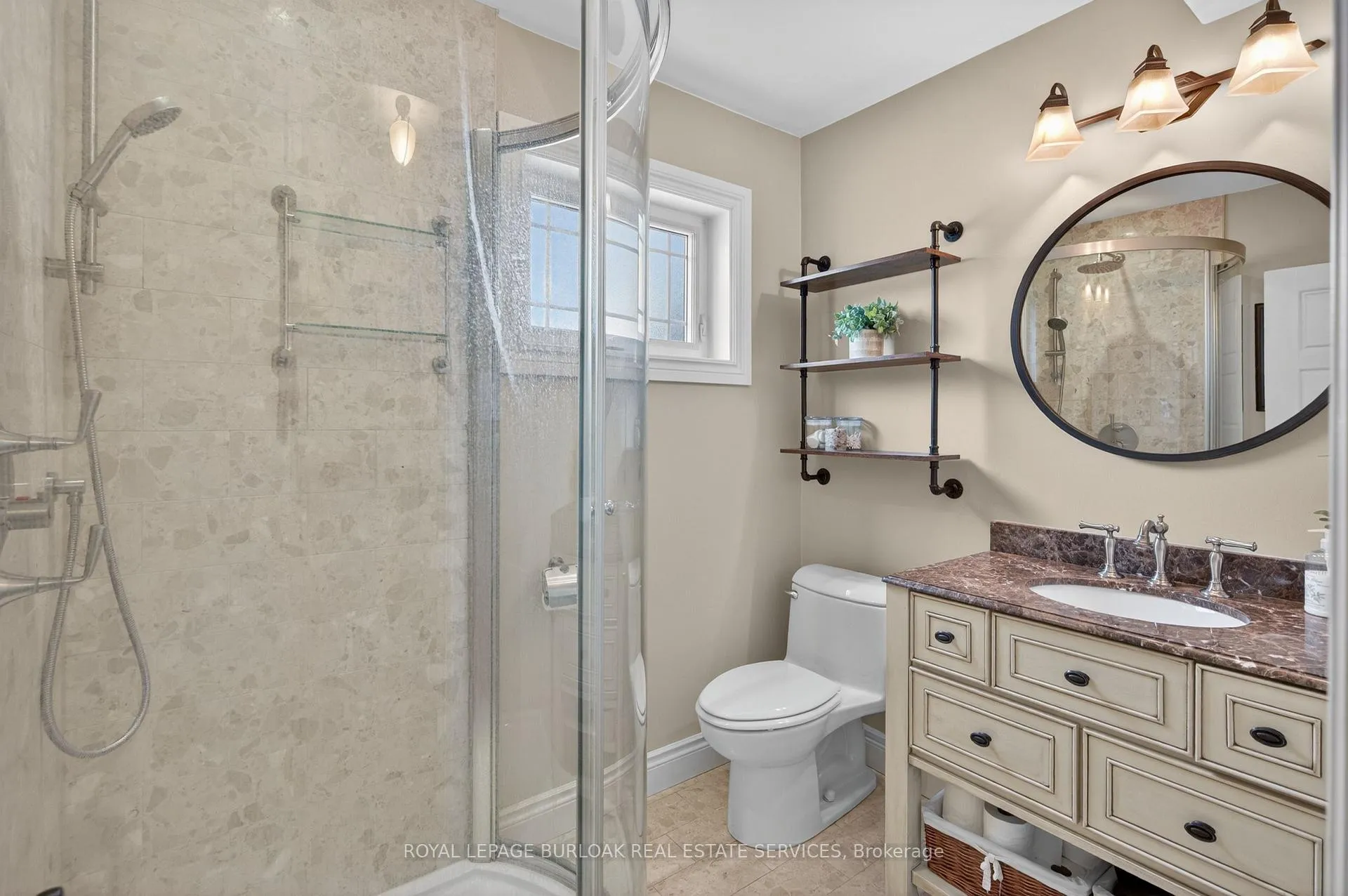 Photo 24 of 27 Shortland Crescent, Etobicoke, Willowridge-Martingrove-Richview — HOMEH
