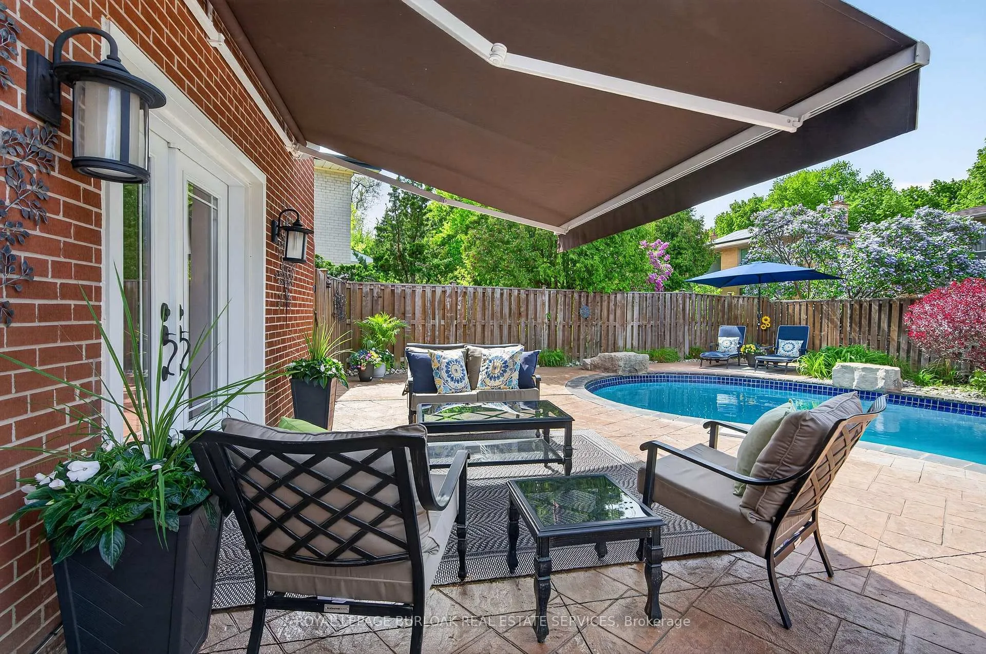 Photo 35 of 27 Shortland Crescent, Etobicoke, Willowridge-Martingrove-Richview — HOMEH