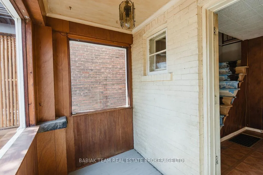 Photo 2 of 32 Radford Avenue, Toronto, High Park-Swansea — HOMEH