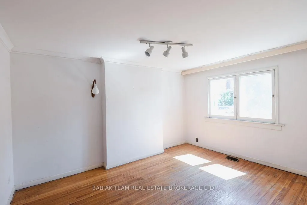 Photo 7 of 32 Radford Avenue, Toronto, High Park-Swansea — HOMEH