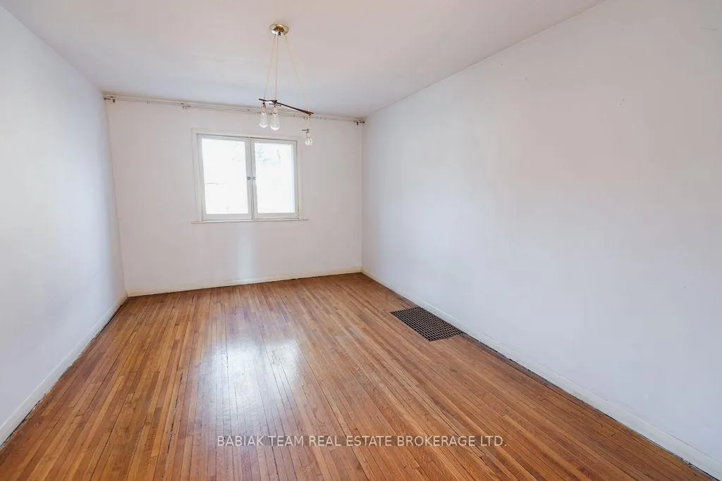 Photo 9 of 32 Radford Avenue, Toronto, High Park-Swansea — HOMEH