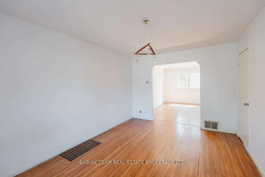 Photo 10 of 32 Radford Avenue, Toronto, High Park-Swansea — HOMEH