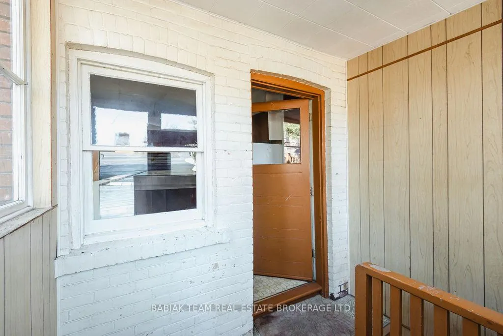 Photo 15 of 32 Radford Avenue, Toronto, High Park-Swansea — HOMEH