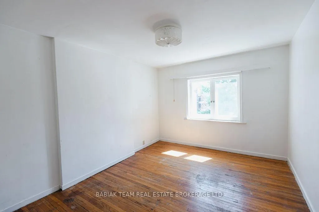 Photo 19 of 32 Radford Avenue, Toronto, High Park-Swansea — HOMEH