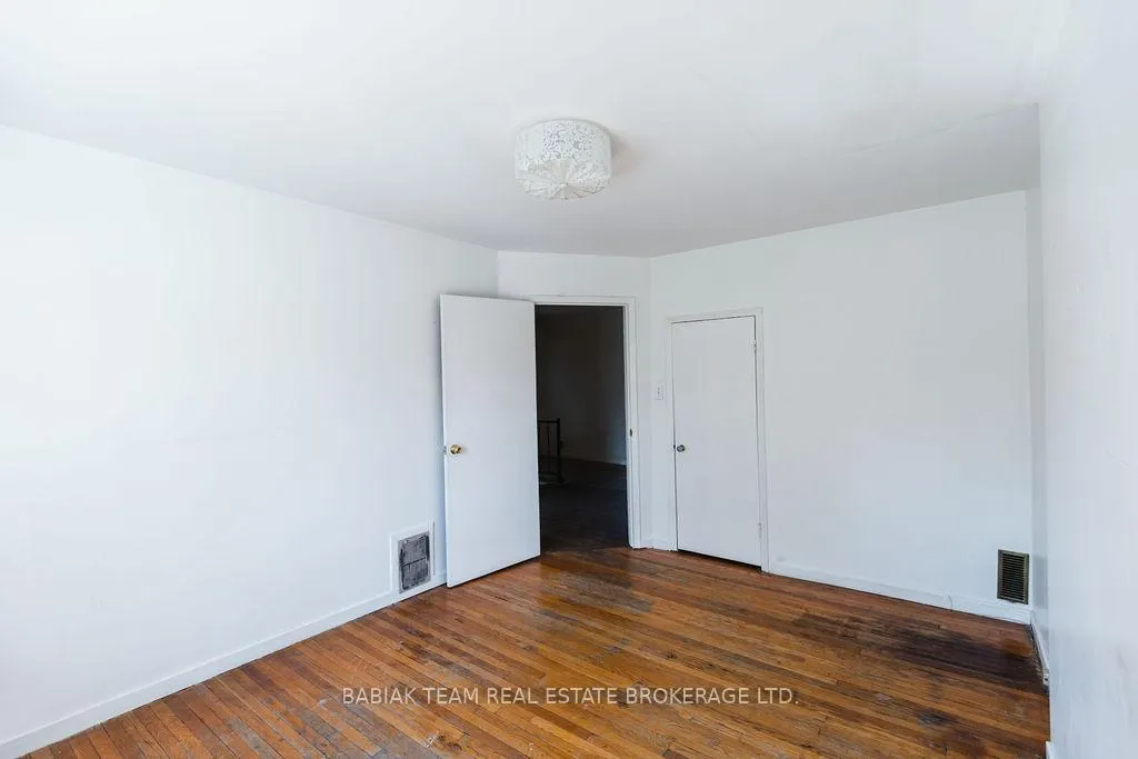 Photo 20 of 32 Radford Avenue, Toronto, High Park-Swansea — HOMEH