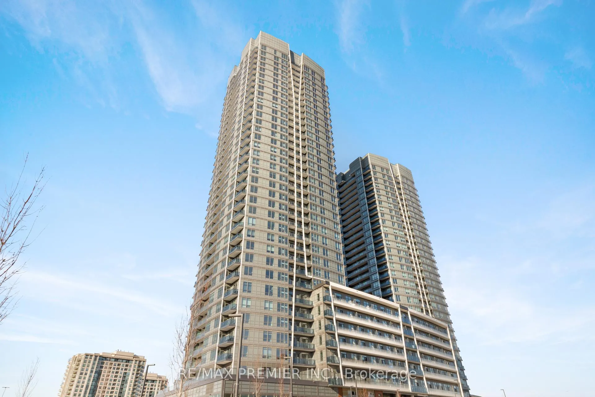 Photo 1 of Unit 909, 30 Upper Mall Way, Vaughan, Brownridge — HOMEH