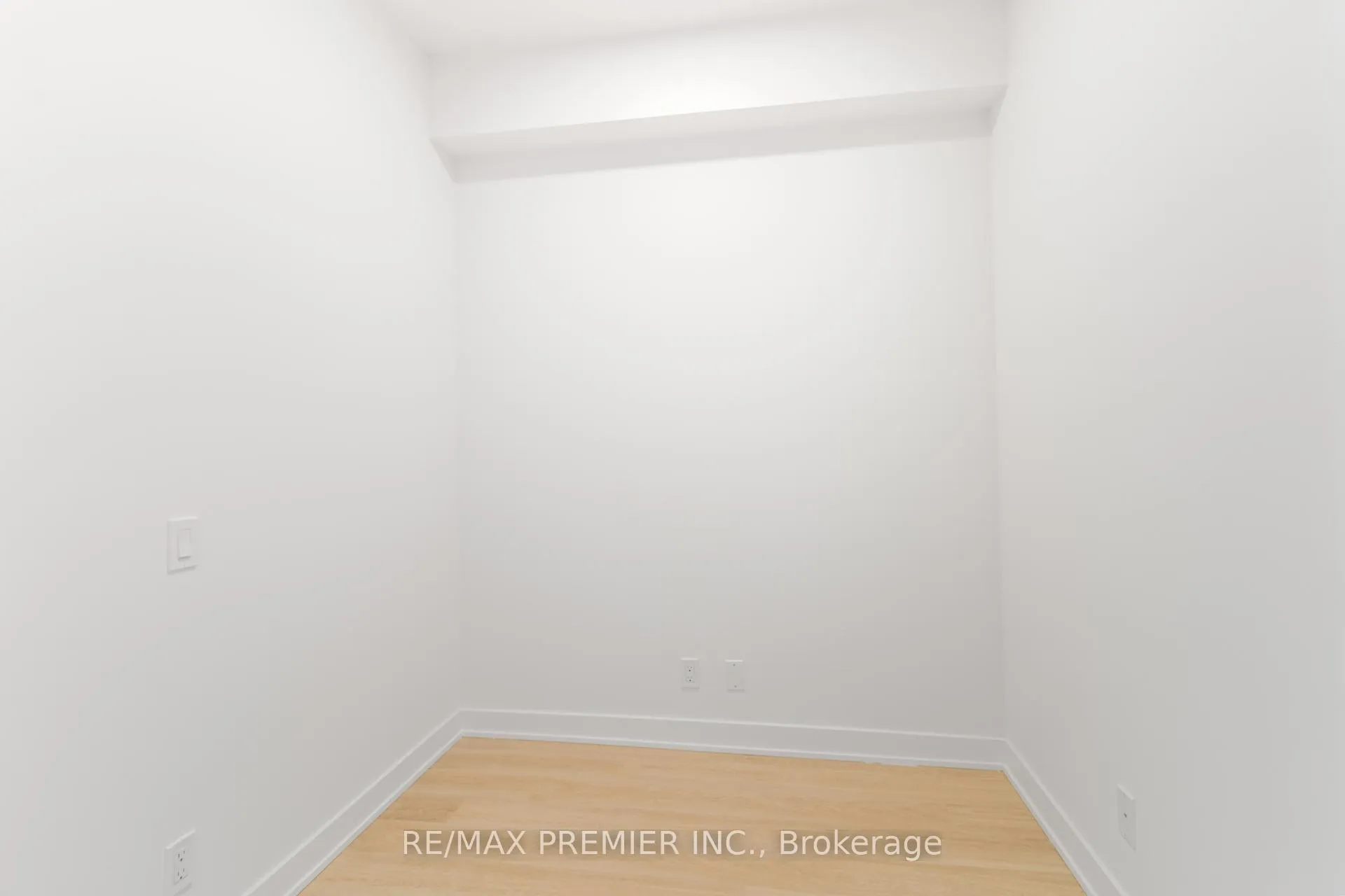 Photo 12 of Unit 909, 30 Upper Mall Way, Vaughan, Brownridge — HOMEH