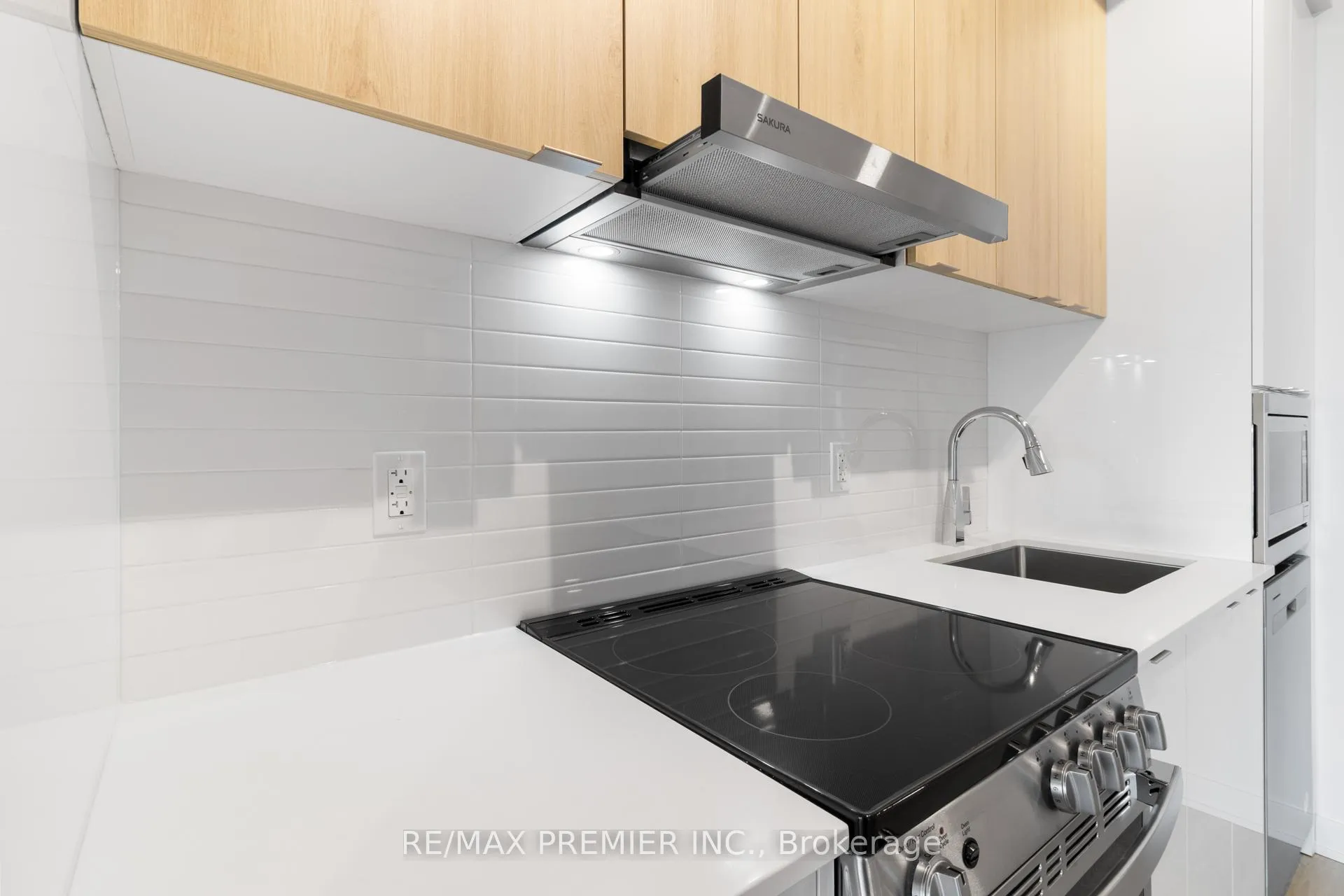 Photo 20 of Unit 909, 30 Upper Mall Way, Vaughan, Brownridge — HOMEH