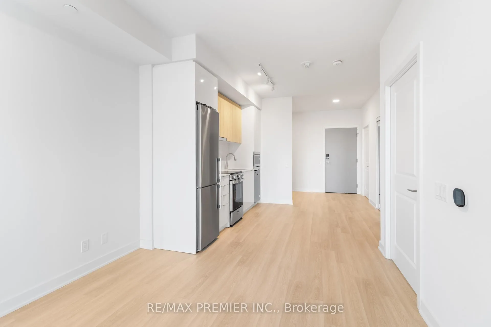 Photo 22 of Unit 909, 30 Upper Mall Way, Vaughan, Brownridge — HOMEH