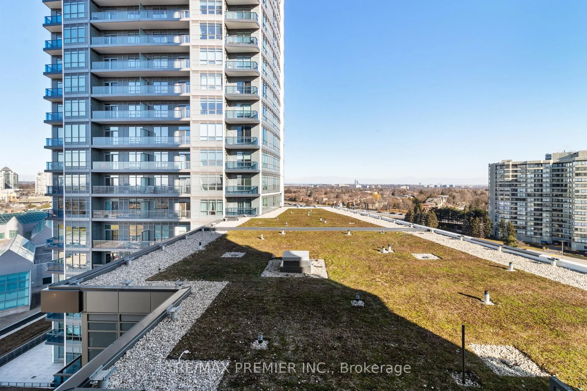 Photo 30 of Unit 909, 30 Upper Mall Way, Vaughan, Brownridge — HOMEH