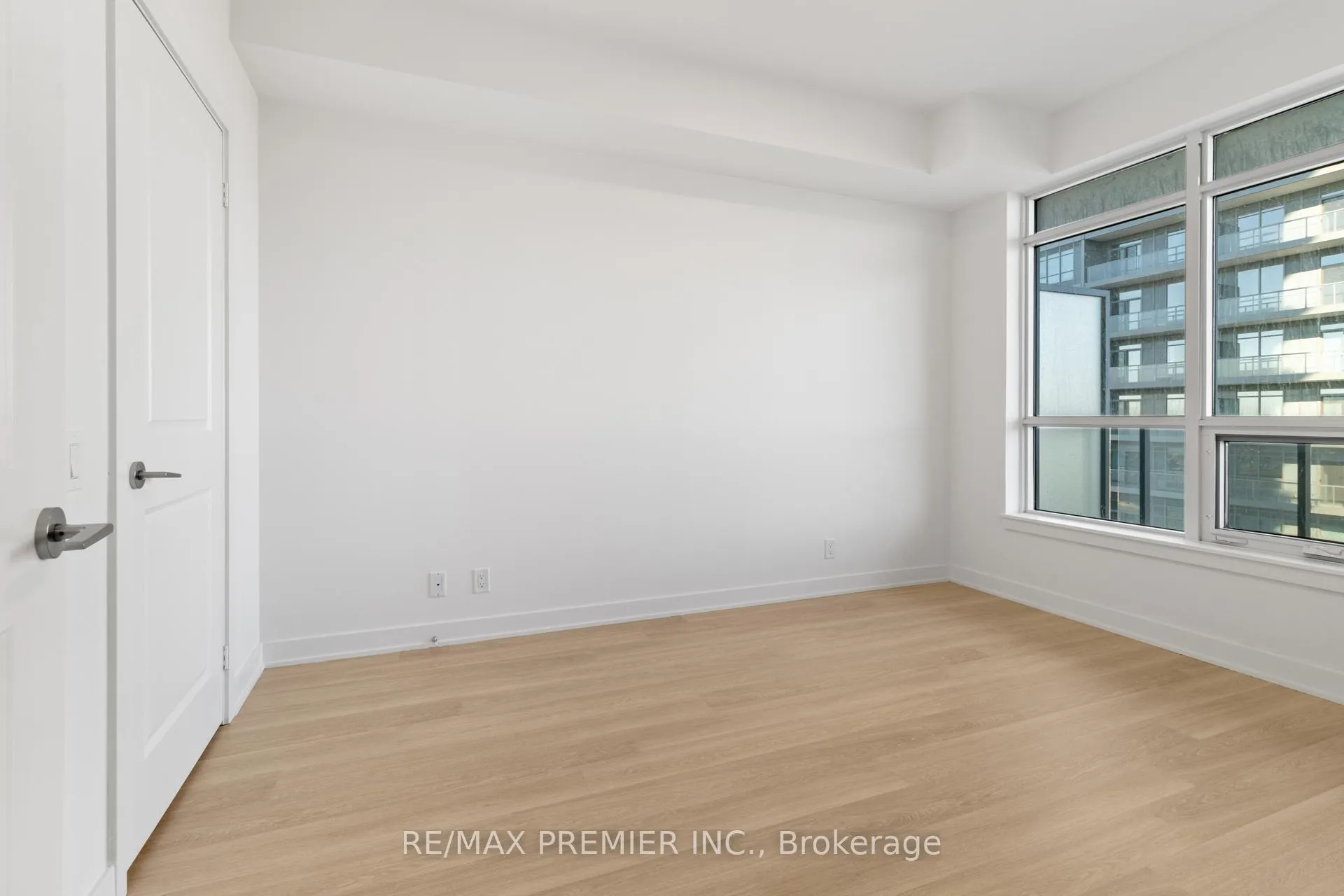 Photo 35 of Unit 909, 30 Upper Mall Way, Vaughan, Brownridge — HOMEH