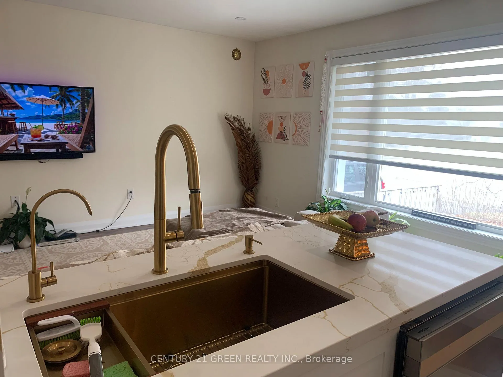 Photo 5 of Unit UPPER, 28 Parkway Avenue, Brampton, Northwood Park — HOMEH
