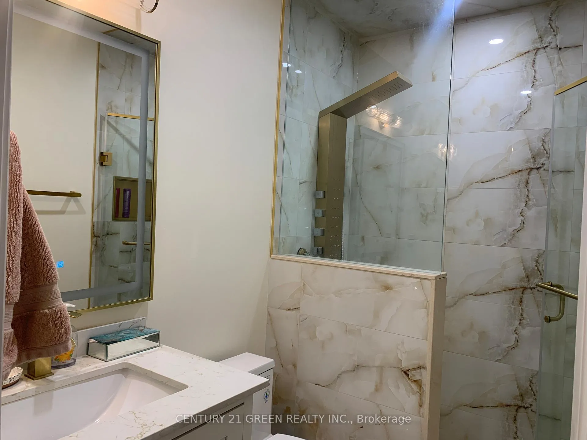 Photo 7 of Unit UPPER, 28 Parkway Avenue, Brampton, Northwood Park — HOMEH