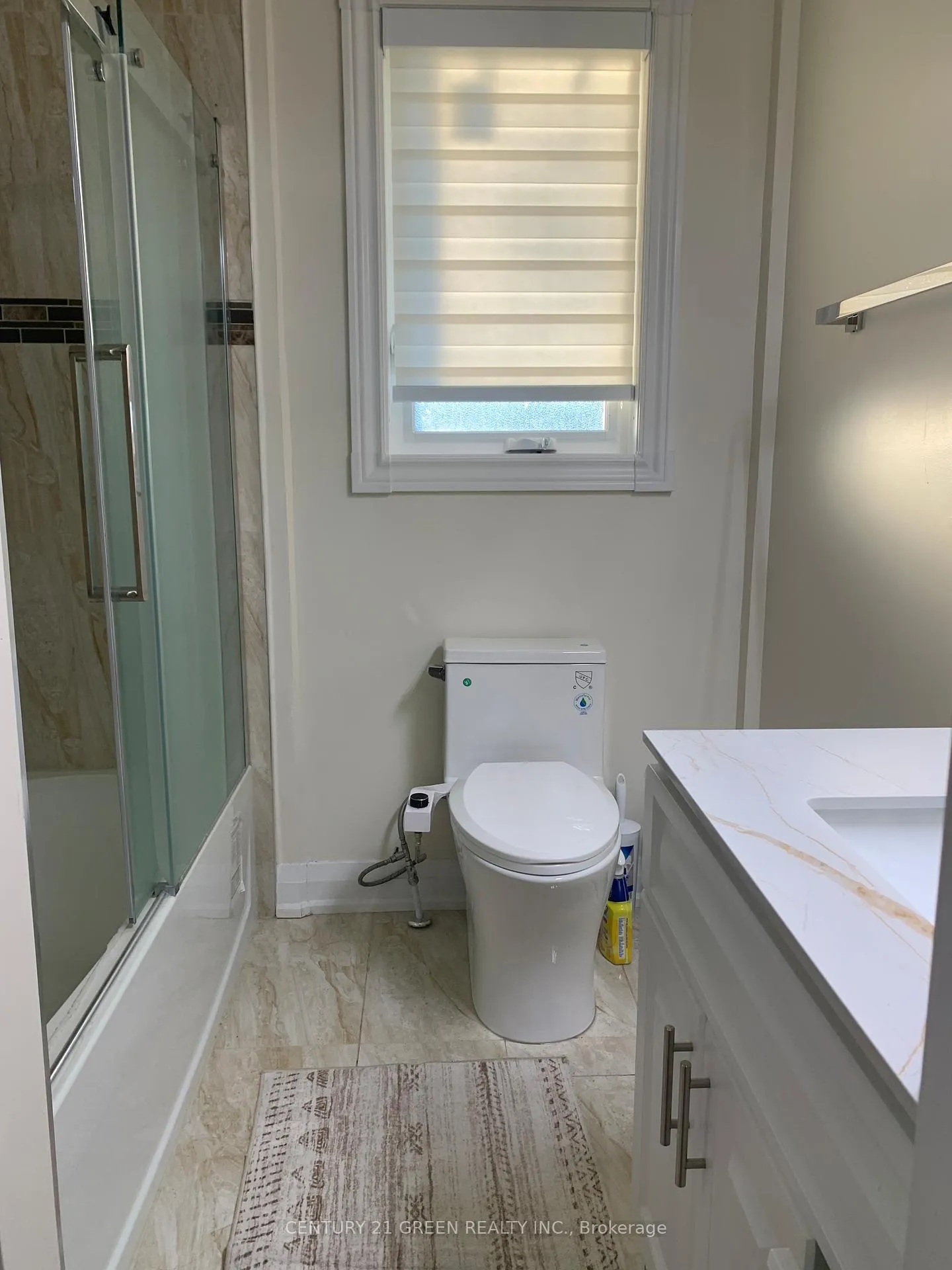 Photo 8 of Unit UPPER, 28 Parkway Avenue, Brampton, Northwood Park — HOMEH