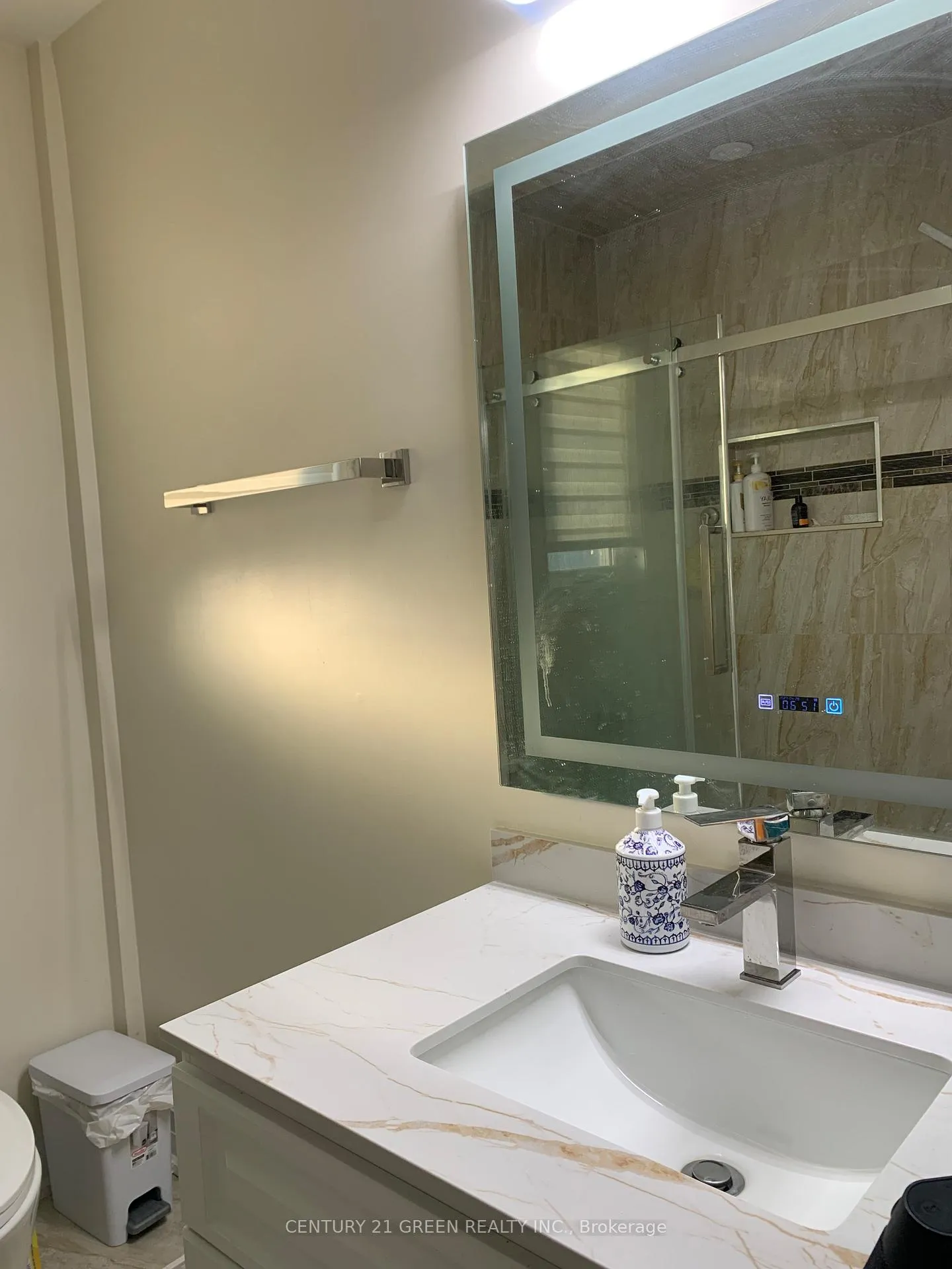 Photo 9 of Unit UPPER, 28 Parkway Avenue, Brampton, Northwood Park — HOMEH