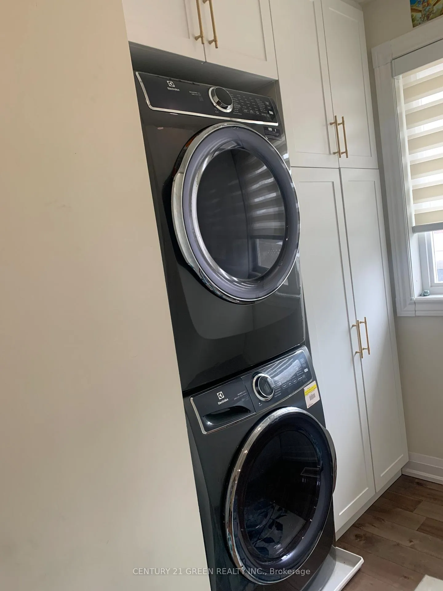 Photo 24 of Unit UPPER, 28 Parkway Avenue, Brampton, Northwood Park — HOMEH