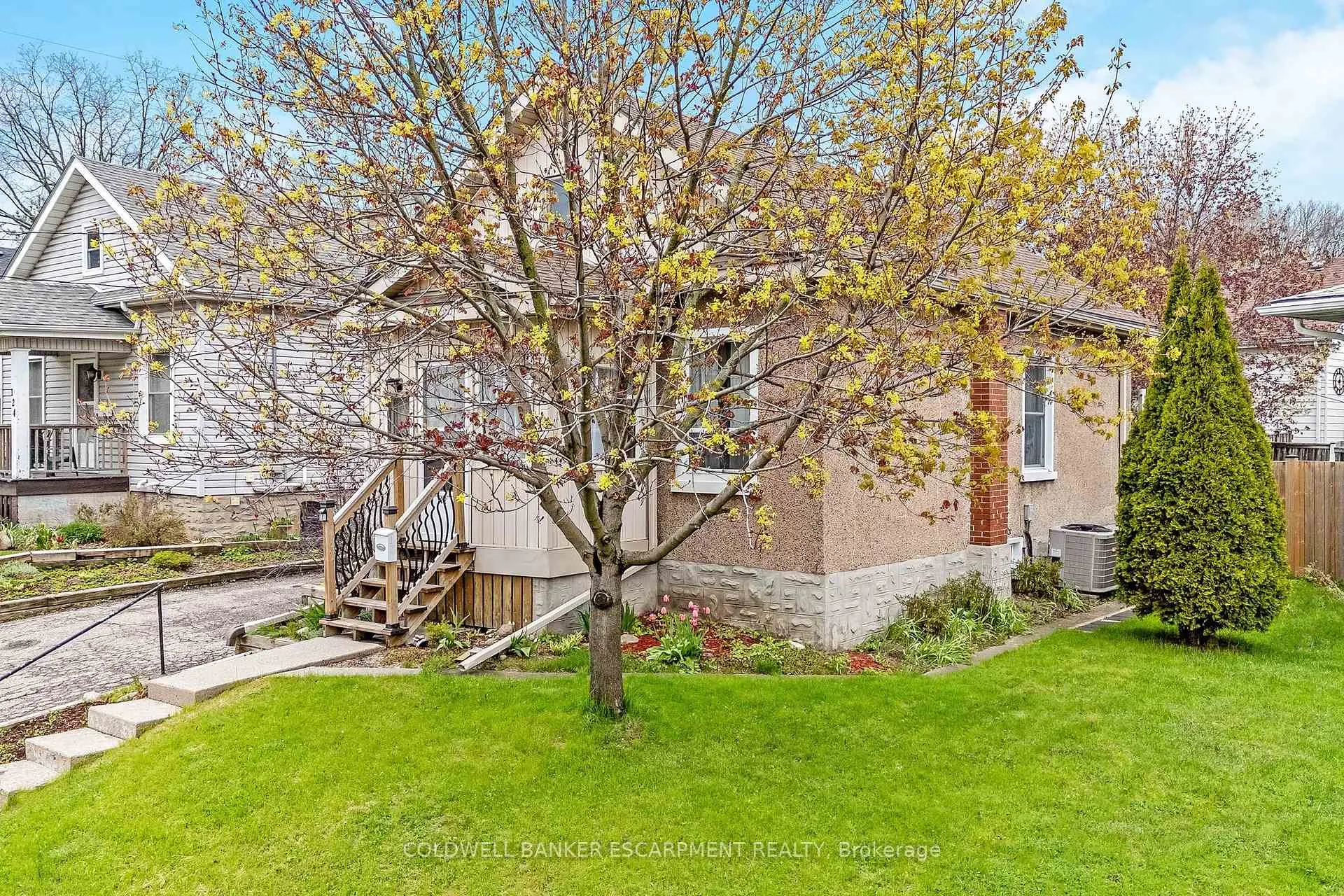 Photo 2 of 122 Cedar Street, Cambridge, Southwood - Kinbridge — HOMEH