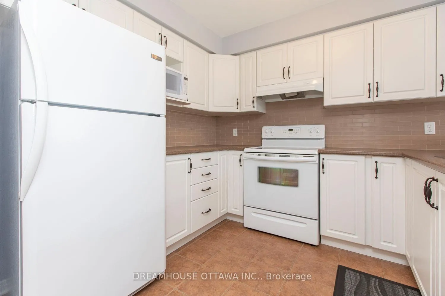 Photo 15 of 158 Patriot Place, Ottawa, Kanata - Emerald Meadows/Trailwest — HOMEH