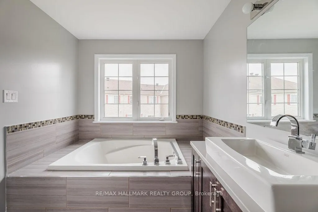 Photo 25 of 800 Kennacraig Private, Ottawa, Barrhaven - Stonebridge — HOMEH