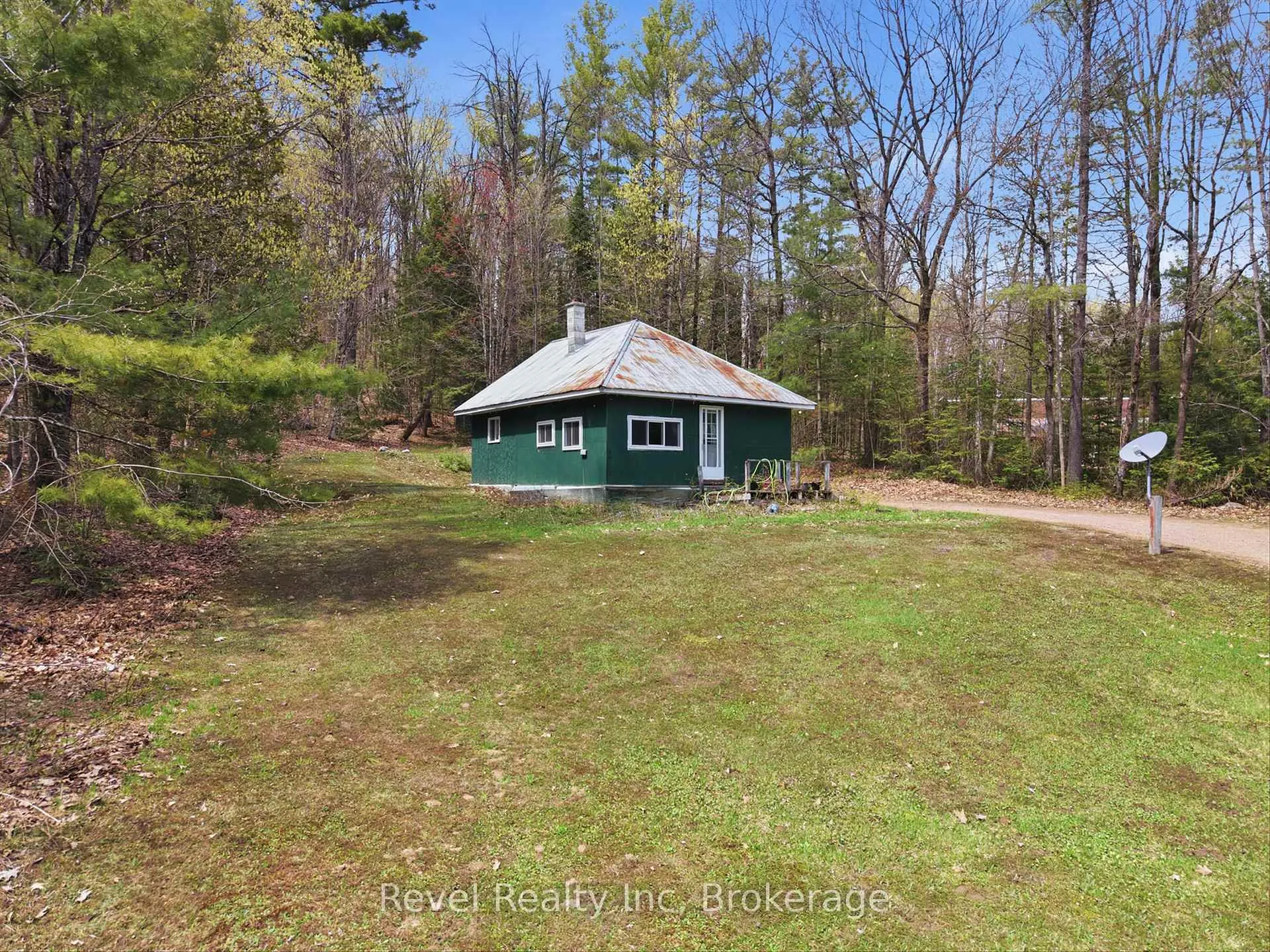 Photo 2 of 1163 Vankoughnet Road, Bracebridge, Oakley — HOMEH