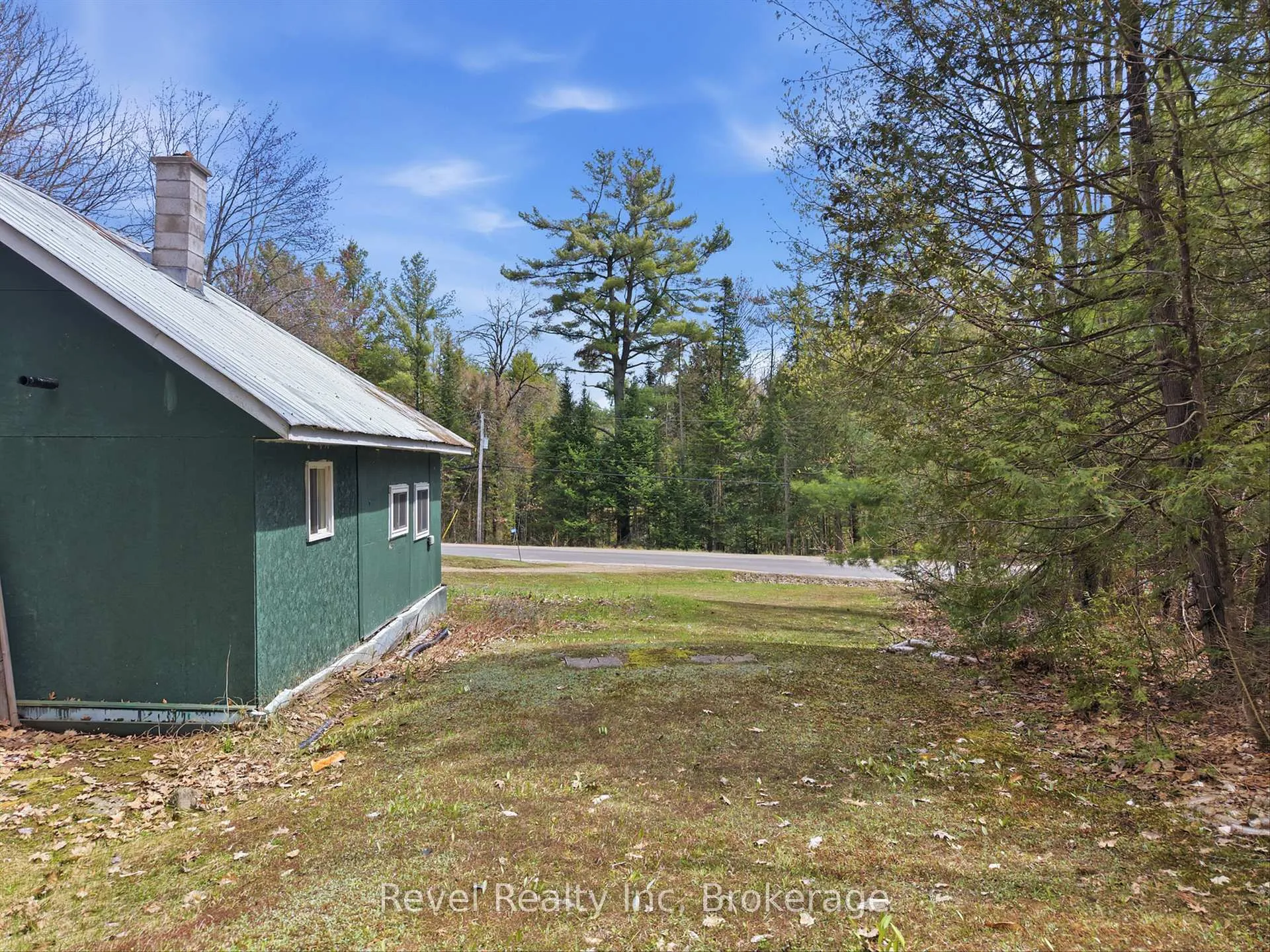 Photo 3 of 1163 Vankoughnet Road, Bracebridge, Oakley — HOMEH