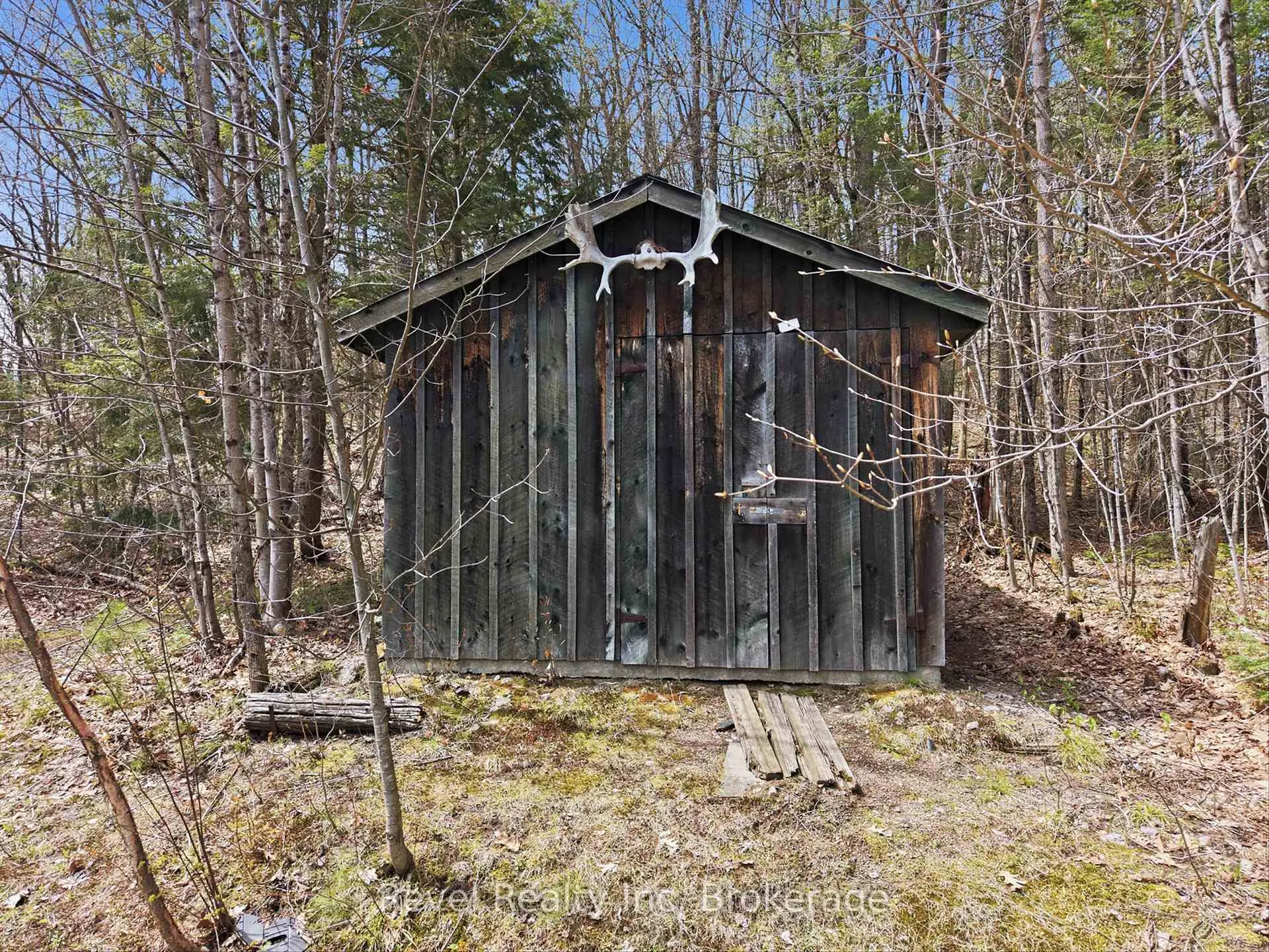 Photo 5 of 1163 Vankoughnet Road, Bracebridge, Oakley — HOMEH